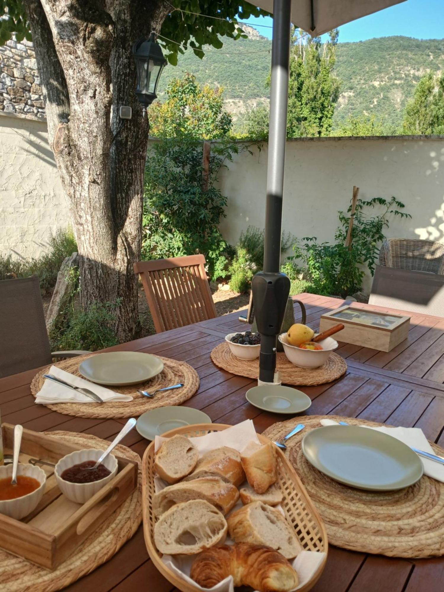 Alma Bella Bed and Breakfast Le Pegue Εξωτερικό φωτογραφία